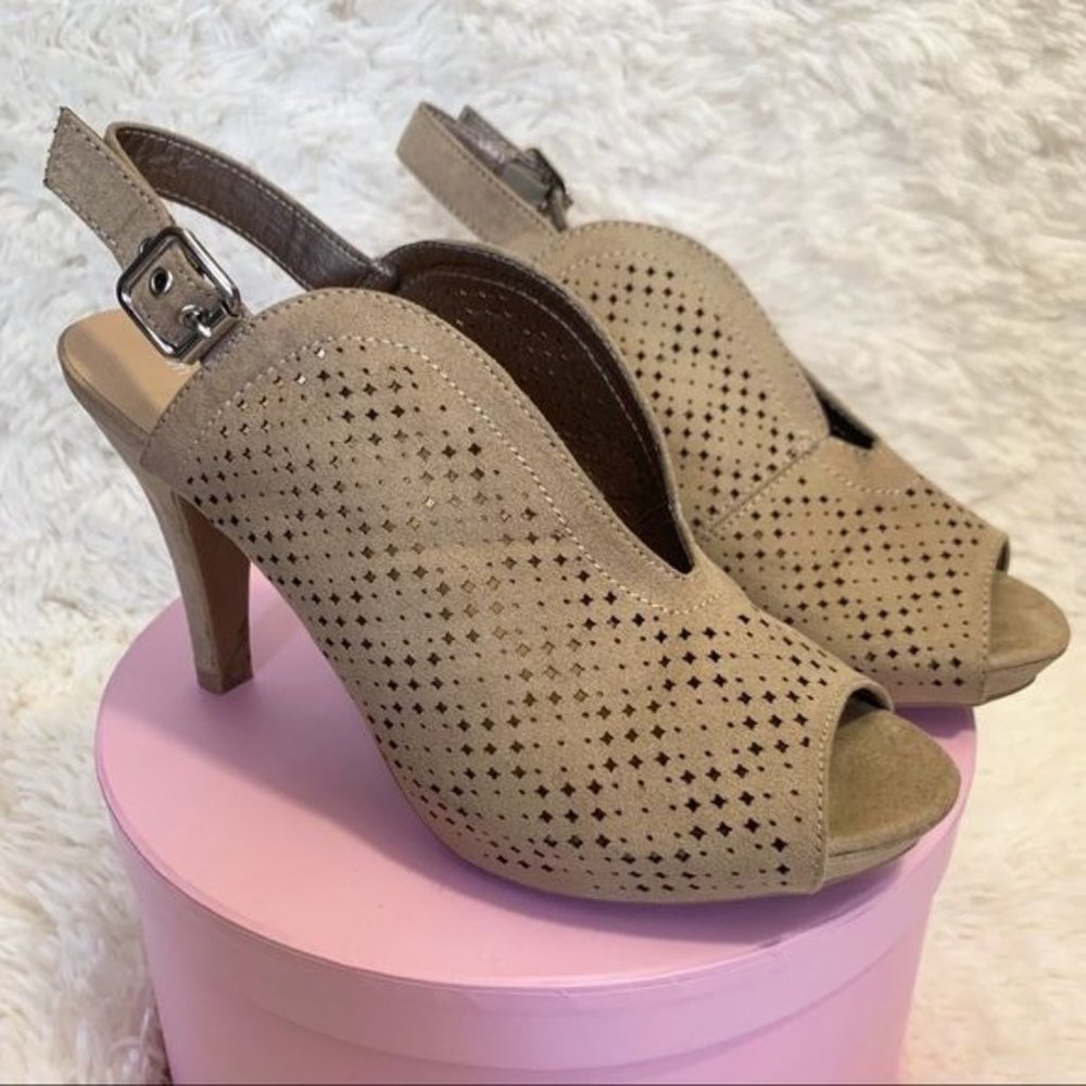 Madden Girl Sling Back Heel Size 8 Taupe